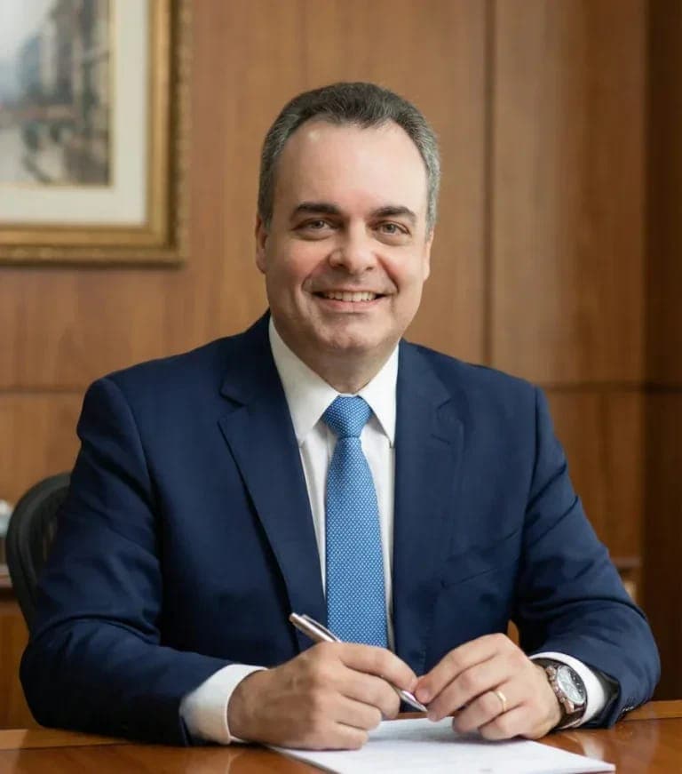 Dr. Carlos Alberto Correia Teixeira Jr.
